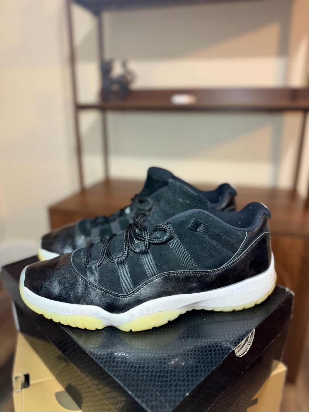 Men’s Jordan 11 Retro Low Barons- Size 13